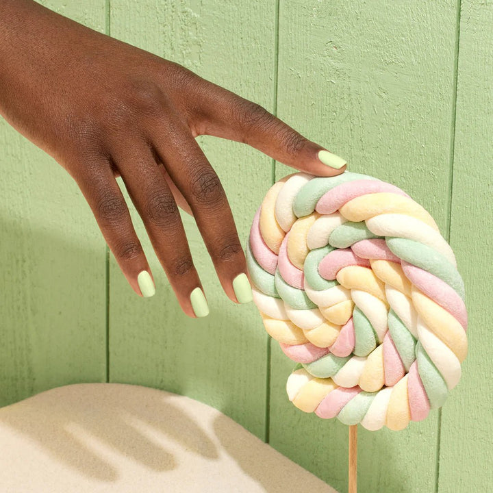 Manucurist Nagellack Pistachio - Lackierte Nägel