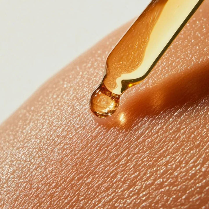 Oden French Immortelle Oil - Anwendung Close-up