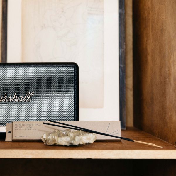 No. 04 Teakwood & Tobacco Incense Sticks - life style