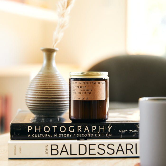 P.F. Candle Co. No. 19 Patchouli Sweetgrass 204 g - life style