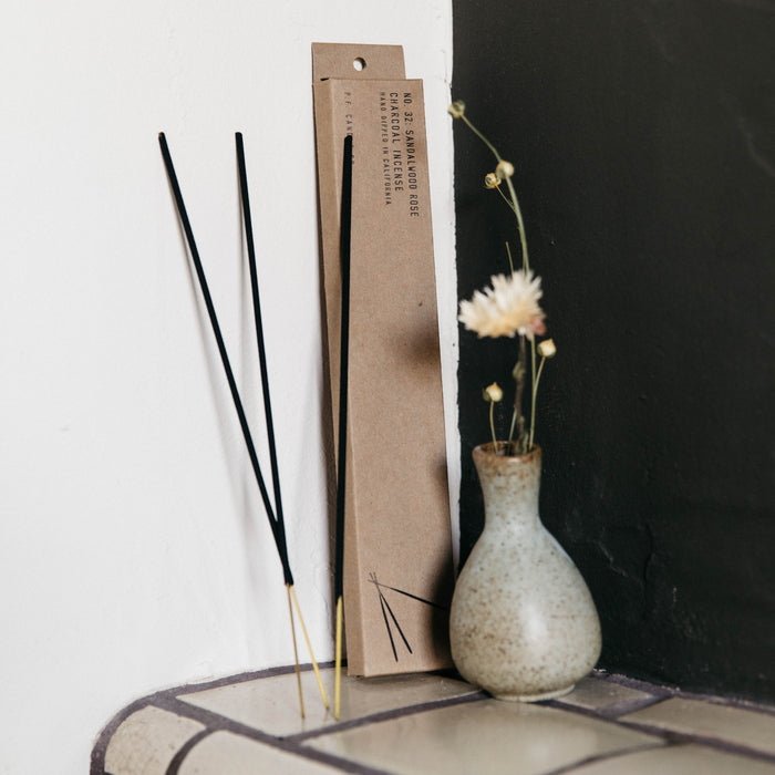 No. 32 Sandalwood Rose Incense Sticks Mood with flower