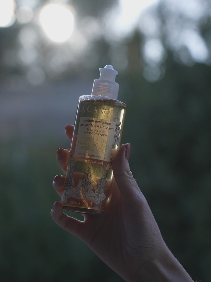 Perfecting Lotion With Purifying Agents Video