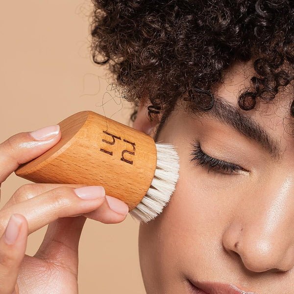 RUHI RITUALS THE VEGAN FACIAL DRY BRUSH