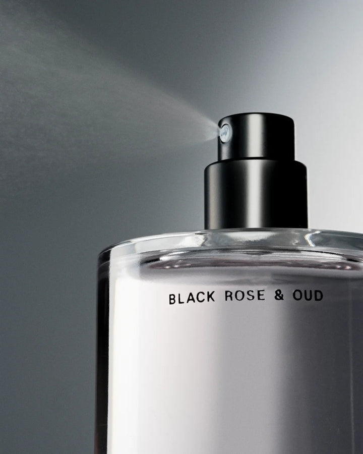 Body Mist Black Rose & Oud Close up
