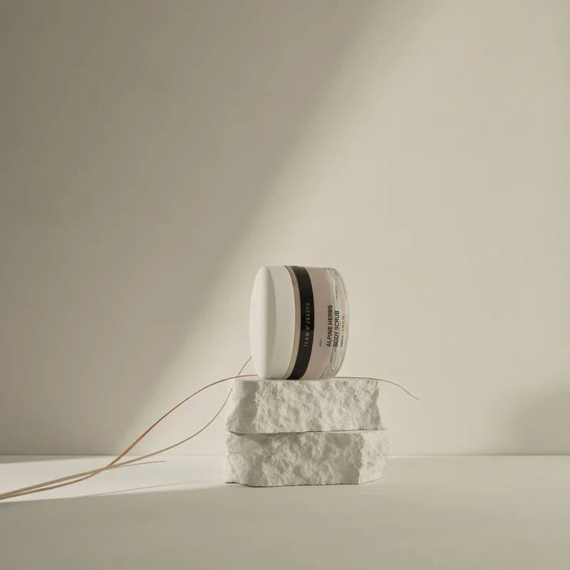 Team Dr Joseph Alpine Herbs Body Scrub - Mood Tiegel