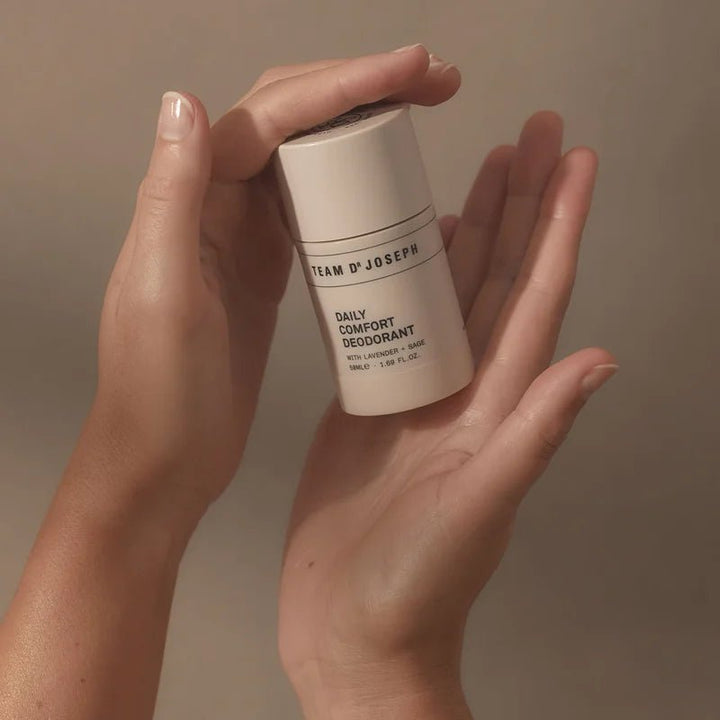 Team Dr. Joseph Daily Comfort Deodorant - Mood Handmodel