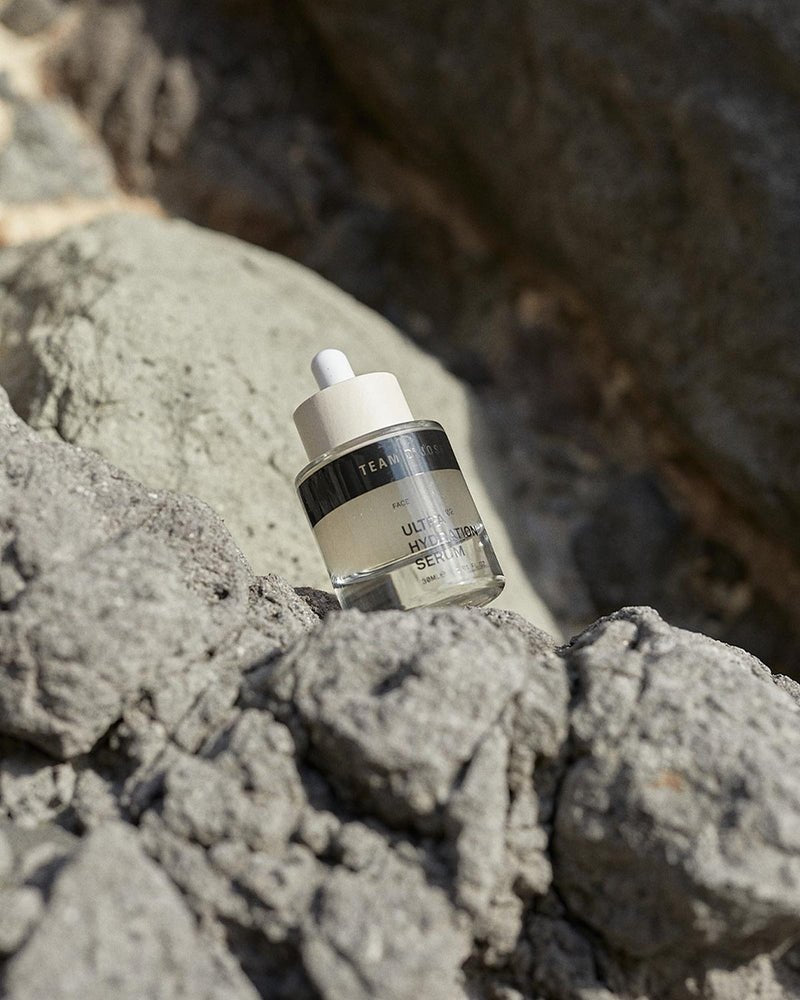 Team Dr. Joseph Ultra Hydration Serum - Mood auf Steinen