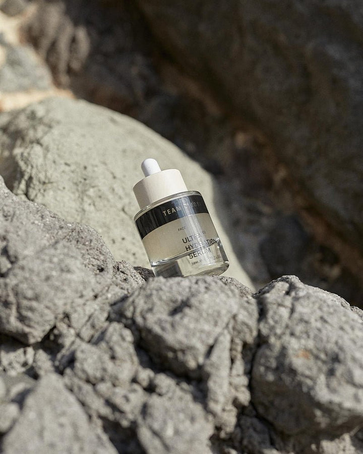Team Dr. Joseph Ultra Hydration Serum - Mood auf Steinen