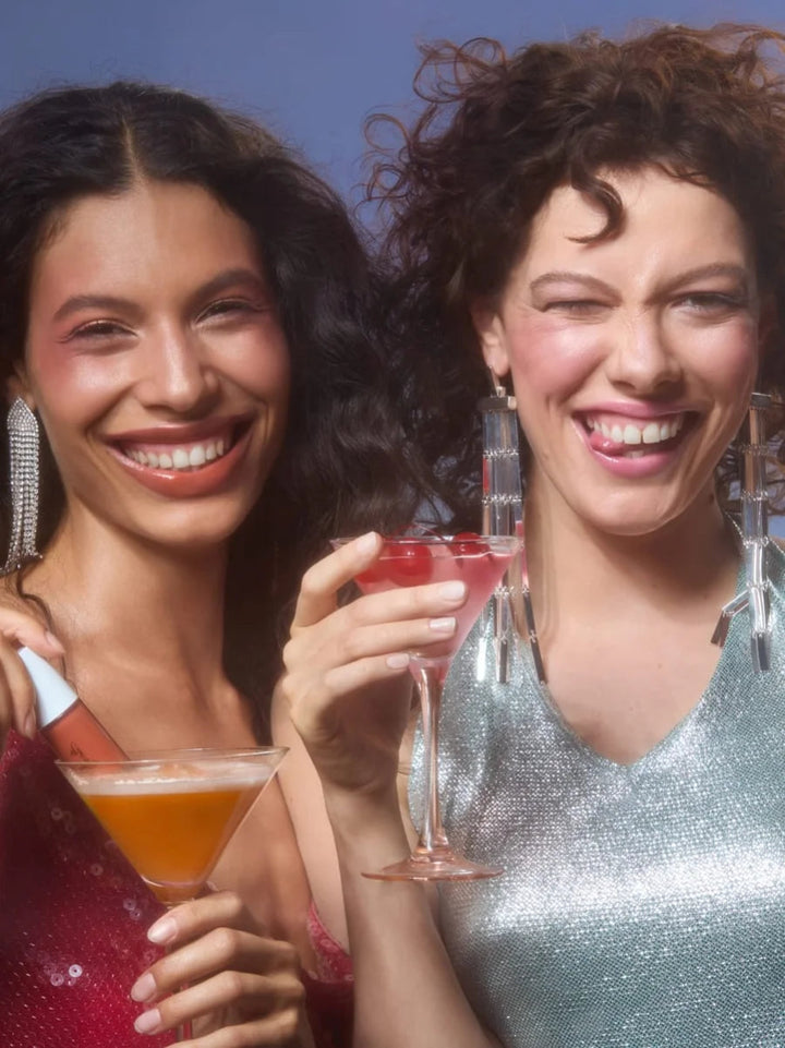 Und Gretel Gliz High-Shine Lip Oil - Studio 54 03 Models Mood