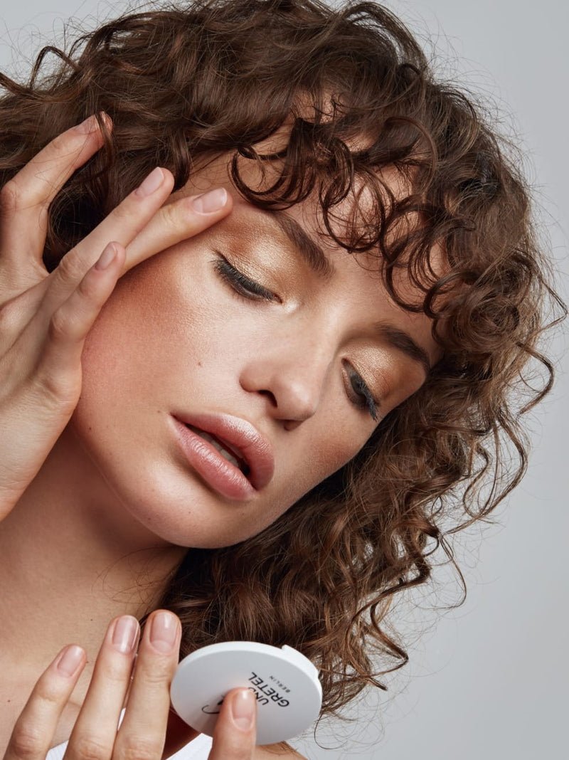 Imbe Eye & Cheek Multi-Shadow Golden Sand Model 2