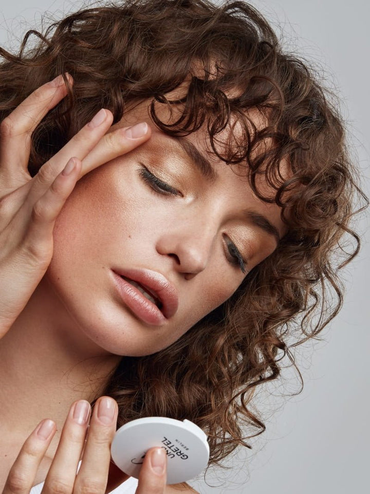 Imbe Eye & Cheek Multi-Shadow Golden Sand Model 2