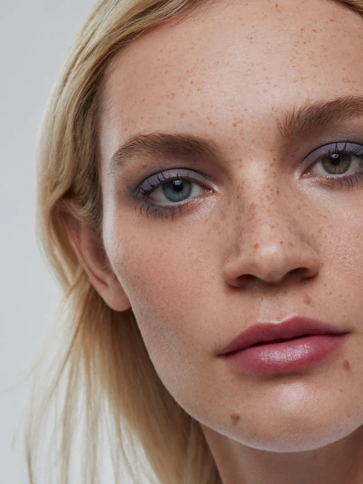 Und Gretel Imbe Eye Shadow Refill - Lavender Grey 05 Model 1