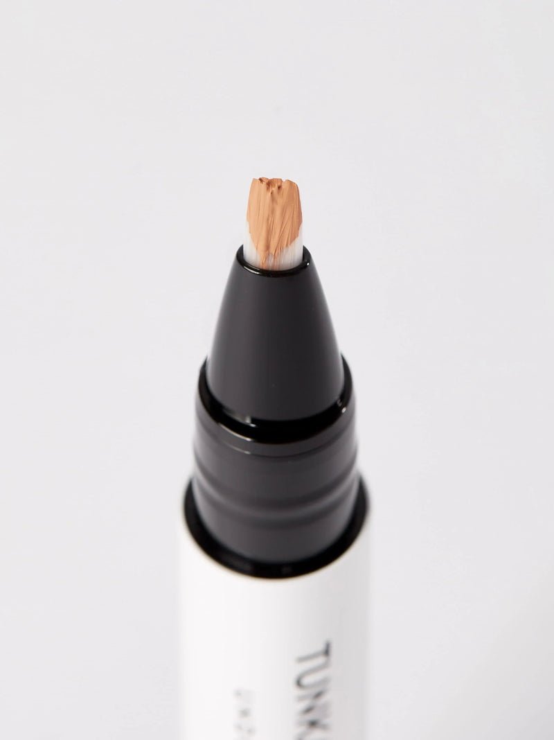 Tunkal Concealer Warm Beige Close up