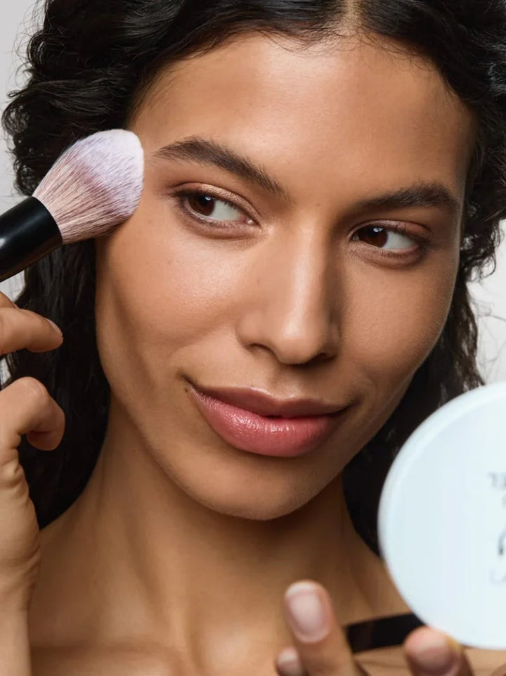 Und Gretel Wolken Refillable SPF 50+ Compact Powder - Tanned 03 Model