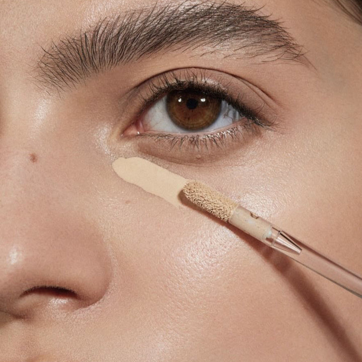 Mádara Concealer Warm Latte 30 Model