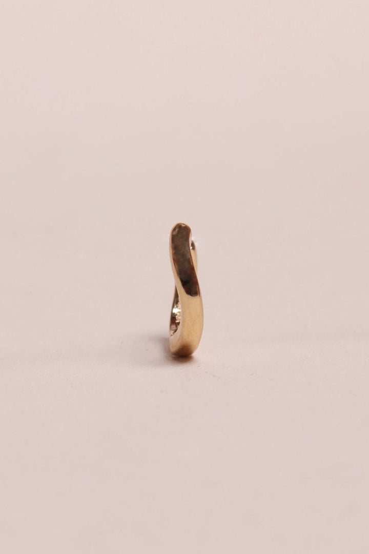 Waekura Mini Twist Creoles - Single