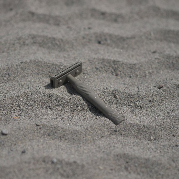 Well Kept Safety Razor Kelp Mood Image