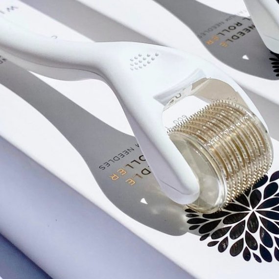 Wildcrafted Organics Micro Needle Dermal Roller 0.3 mm - close up