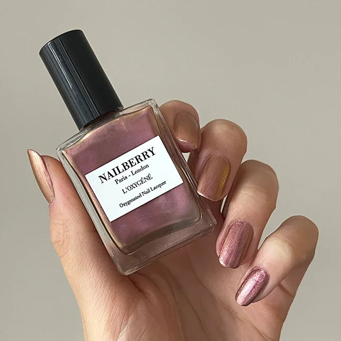 Nailberry L'Oxygéné Stargazer - painted nails
