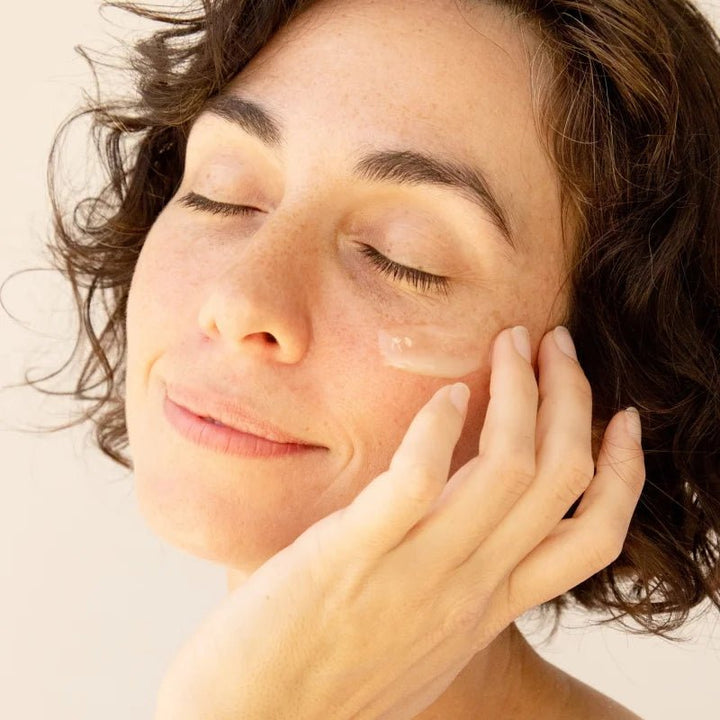 Retinol Restorative Overnight Balm Model