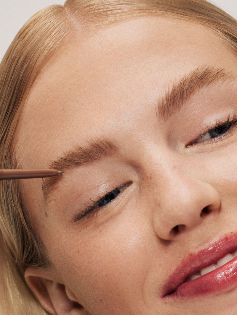 Ilia Beauty In Full Micro-Tip Brow Pencil Dark Blonde Mood