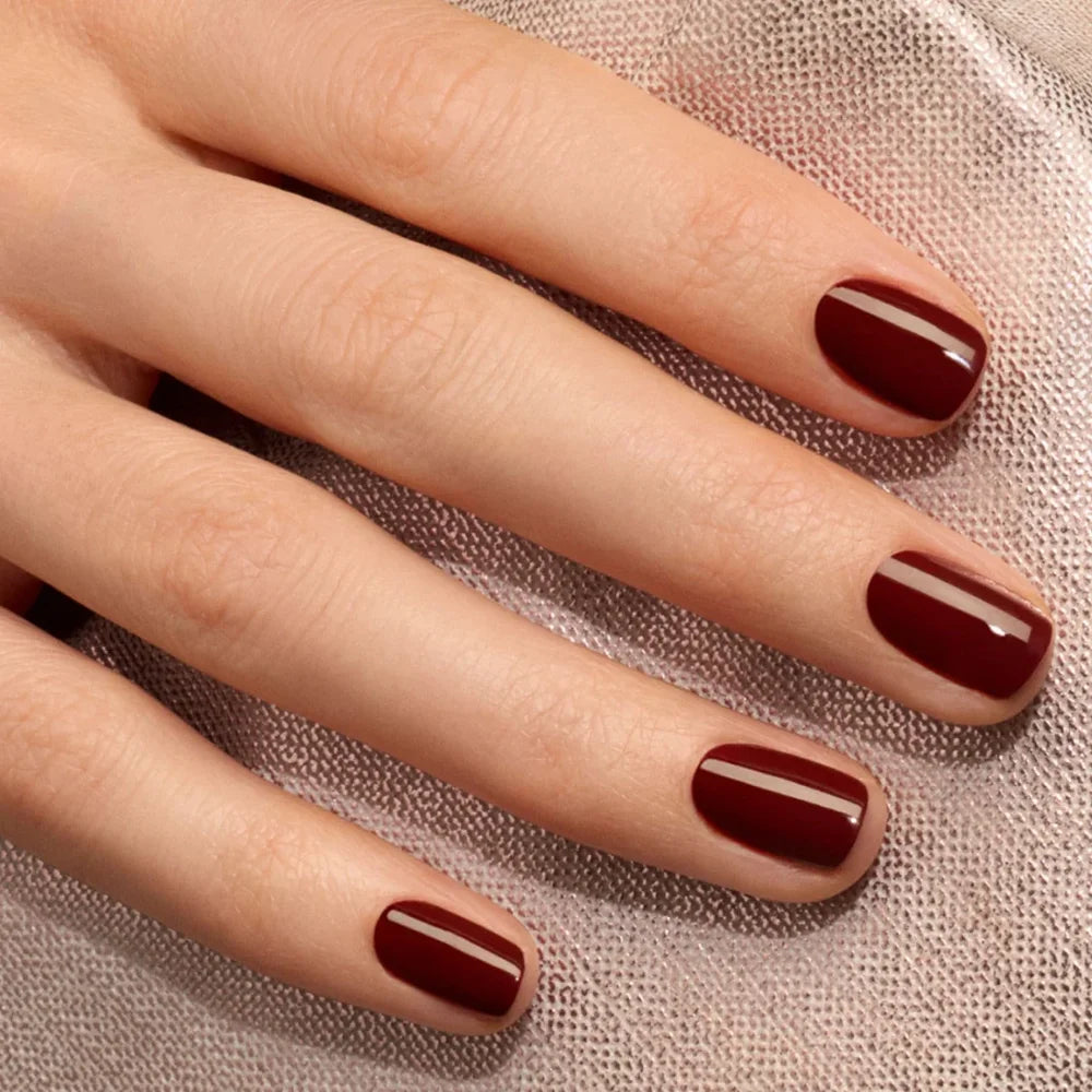 Manucurist Grenat braunroter Nagellack mit Mahagoni-Reflexen