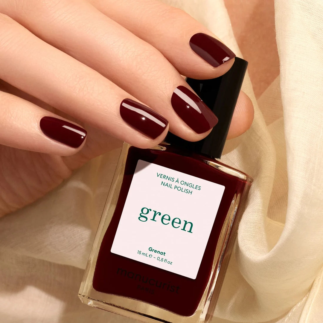 Manucurist Grenat braunroter Nagellack mit Mahagoni-Reflexen - schöner Mood 