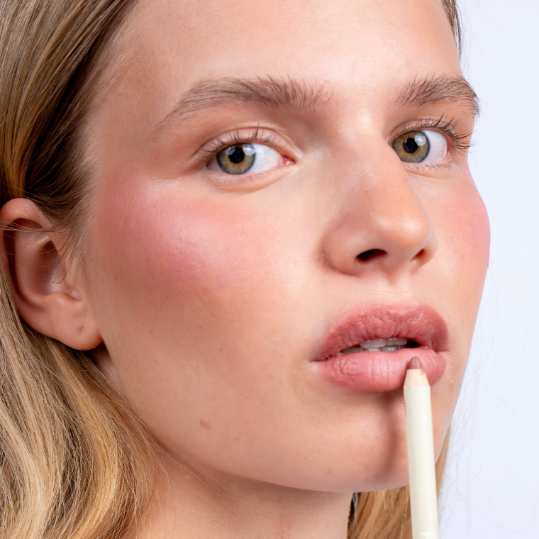 Warm Clay von Pure U - aufgetragen auf Lippen
