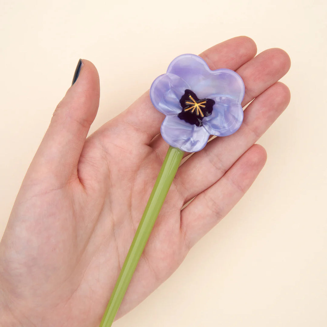 Pansy Hair Stick von Coucou Suzette - in Hand