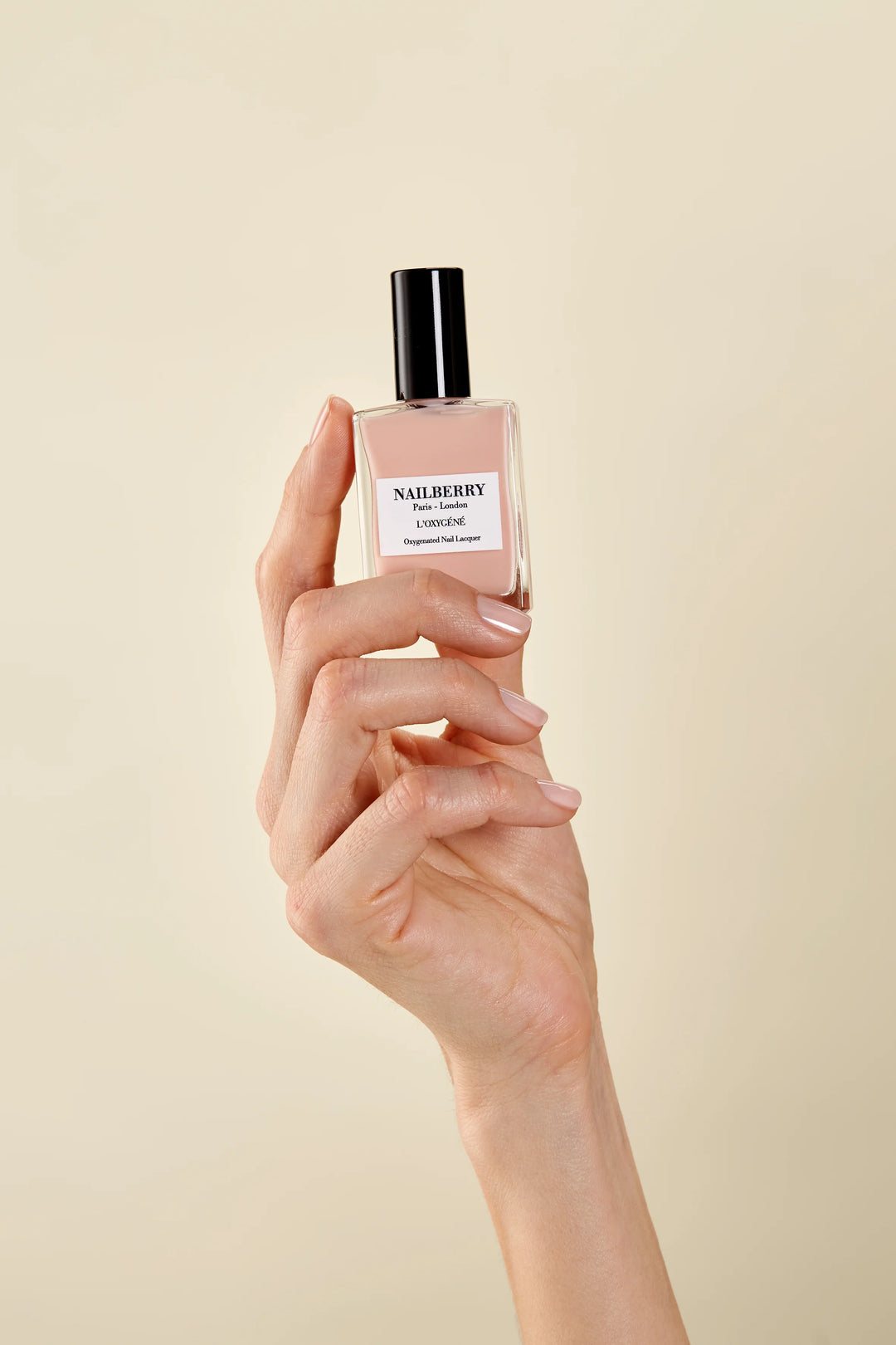 L'OXYGÉNÉ A TOUCH OF POWDER von Nailberry - Nägel