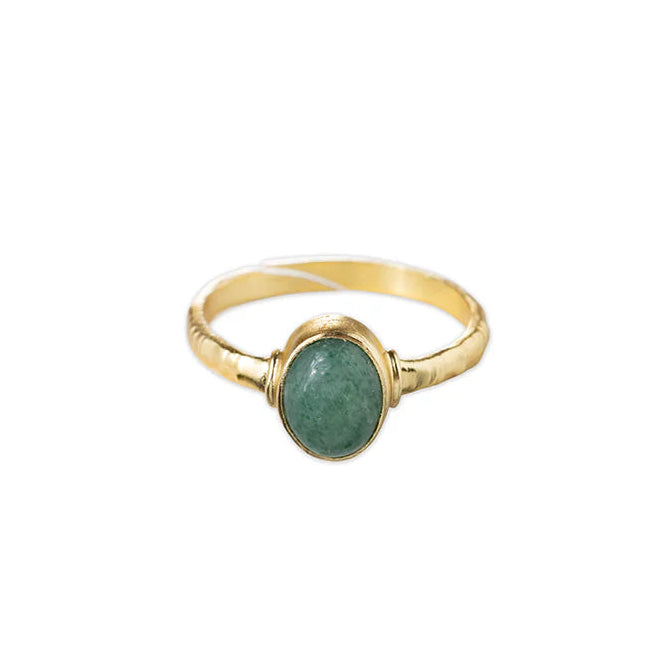 Certain Aventurine Ring Gold von A Beautiful Story - vergoldeter Ring mit grünem Aventurin Edelstein, handgefertigt und größenverstellbar
