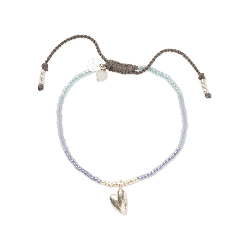 Hoping Moonstone Bracelet von A Beautiful Story - handgefertigtes Armband mit Mondstein und Herzsymbol, verstellbar mit Gleitverschluss