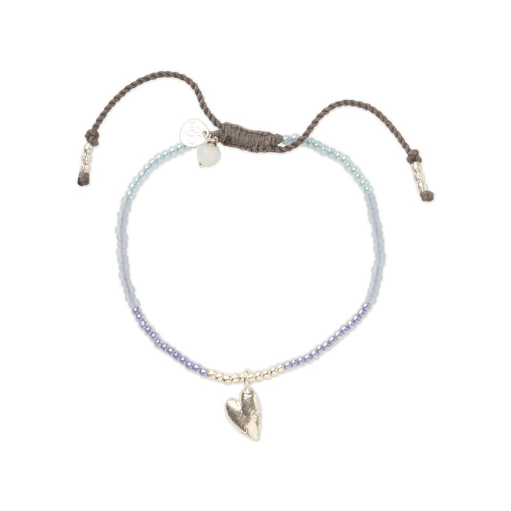 Hoping Moonstone Bracelet von A Beautiful Story - handgefertigtes Armband mit Mondstein und Herzsymbol, verstellbar mit Gleitverschluss