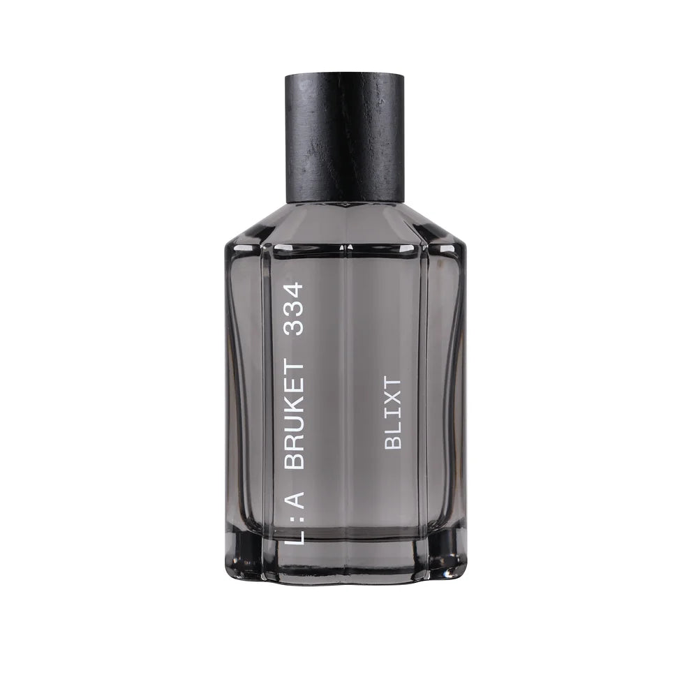 L:A Bruket 334 Blixt Eau de Parfum – rauchgrauer Glasflakon mit schwarzem Verschluss
