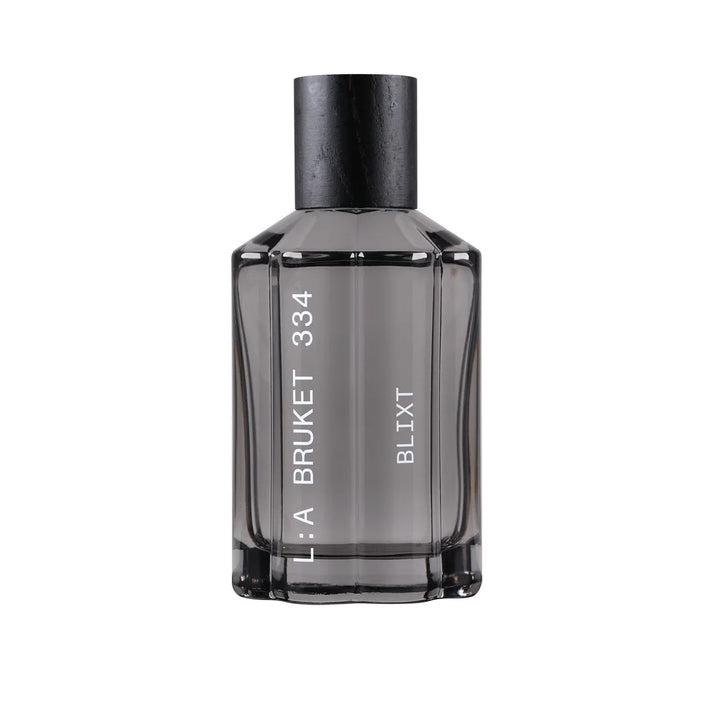 L:A Bruket 334 Blixt Eau de Parfum – rauchgrauer Glasflakon mit schwarzem Verschluss