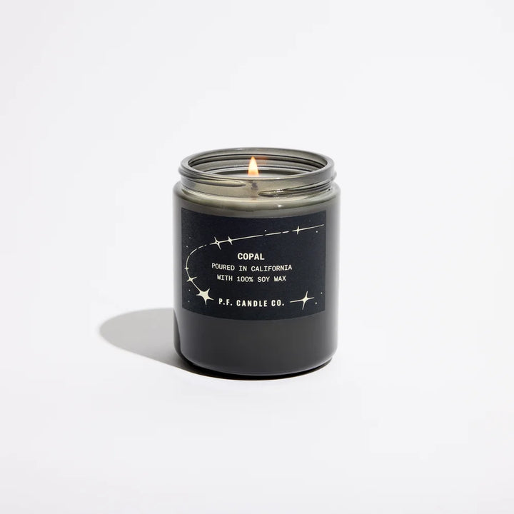 Copal Celestial Candle von P.F. Candle Co. - brennend