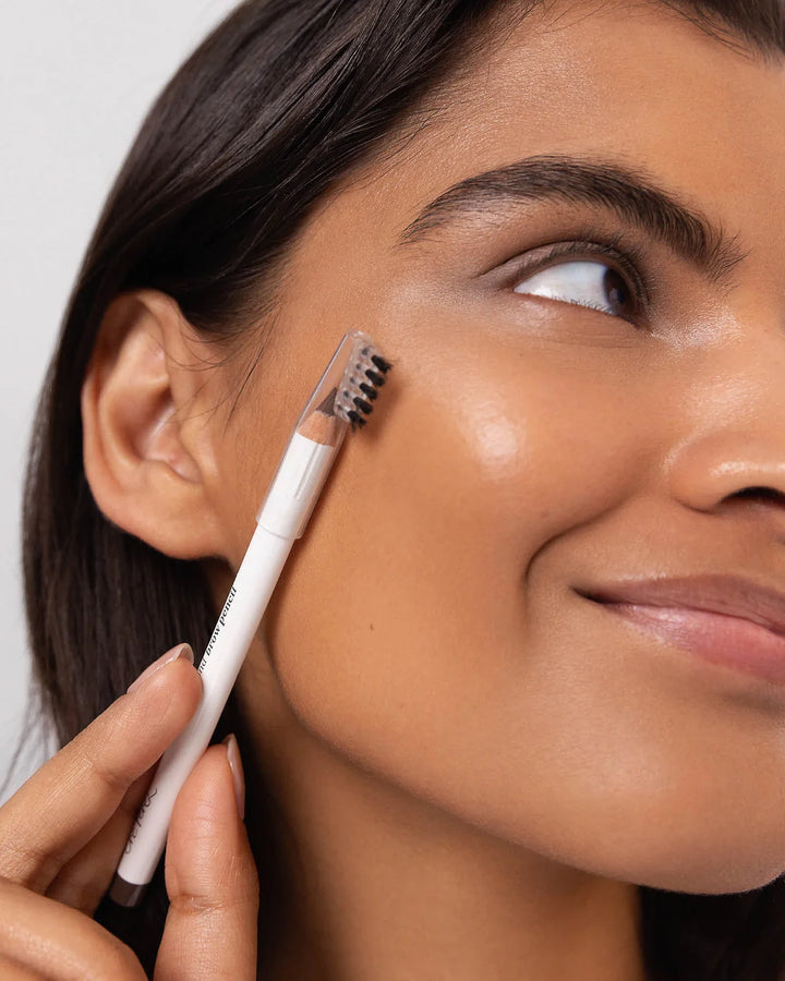 Ere Perez Almond Brow Pencil Pristine - perfekt definierte Brauen
