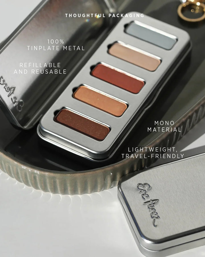 Ere Perez Chamomile Eye Palette Element Matte mit fünf natürlichen Lidschattenfarben im silberfarbenen Metalletui