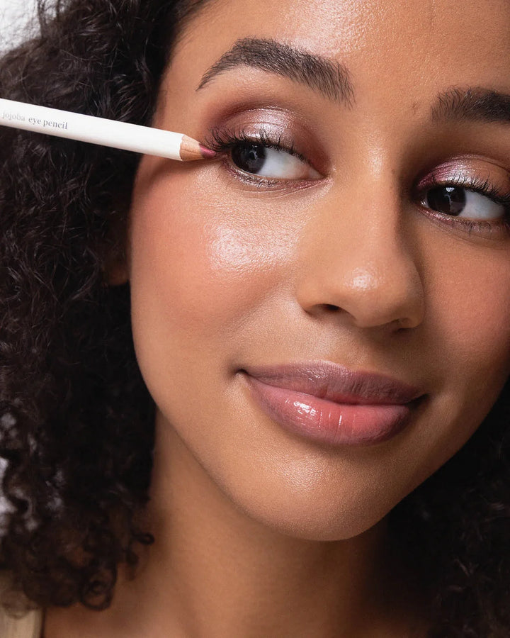 Jojoba Eye Pencil copper - anmutig auf dem Augenlid