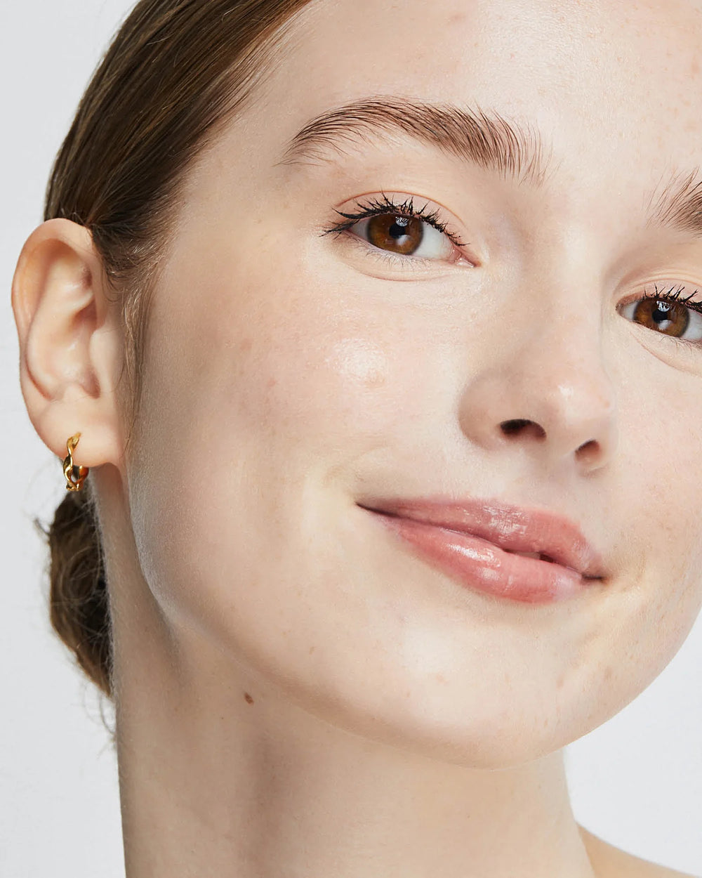 Oat Milk Foundation Nougat Gesicht