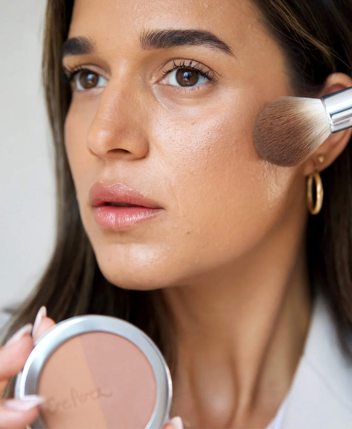Rice Powder Blush & Bronzer Roma - mit Kabuki verblenden
