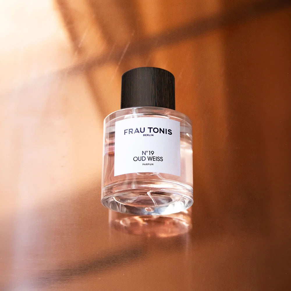 No 19 OUD Weiss Parfum Intense - elegant und sinnlich