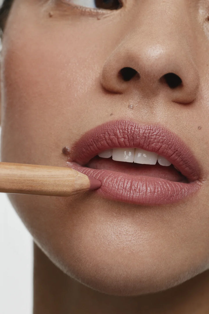 Ilia Lip Sketch Deco - on Lips