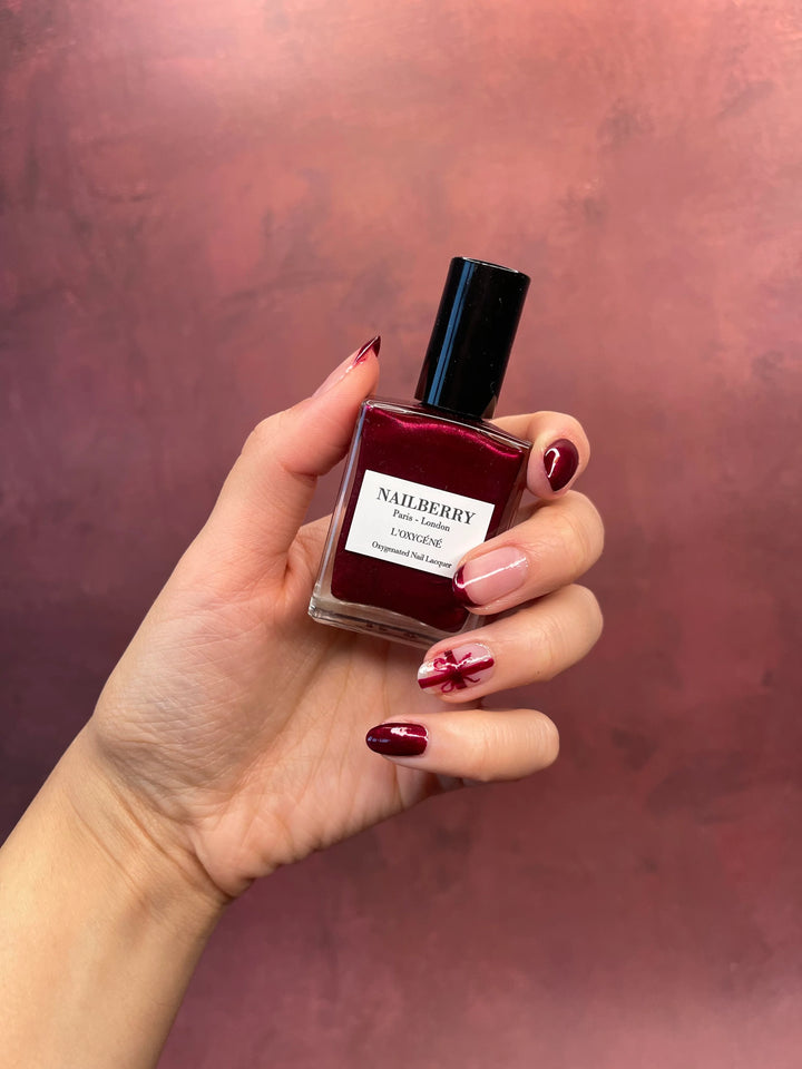 L'OXYGÉNÉ MYSTIQUE RED von Nailberry - Nägel