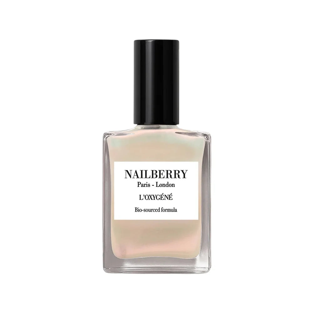 Nailberry Inner Glow Nagellack in irisierendem Perlweiß mit semi-transparentem Schimmer-Finish