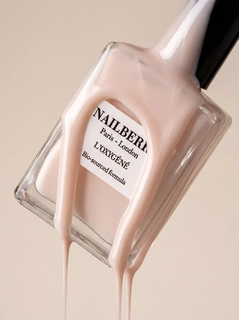 Nailberry On Cloud Nine Nagellack in milchigem Weiß mit softem Gloss-Finish