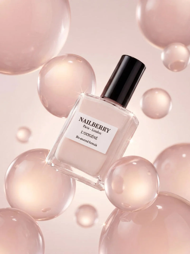Nailberry On Cloud Nine Nagellack zwischen rosafarbenen Perlen