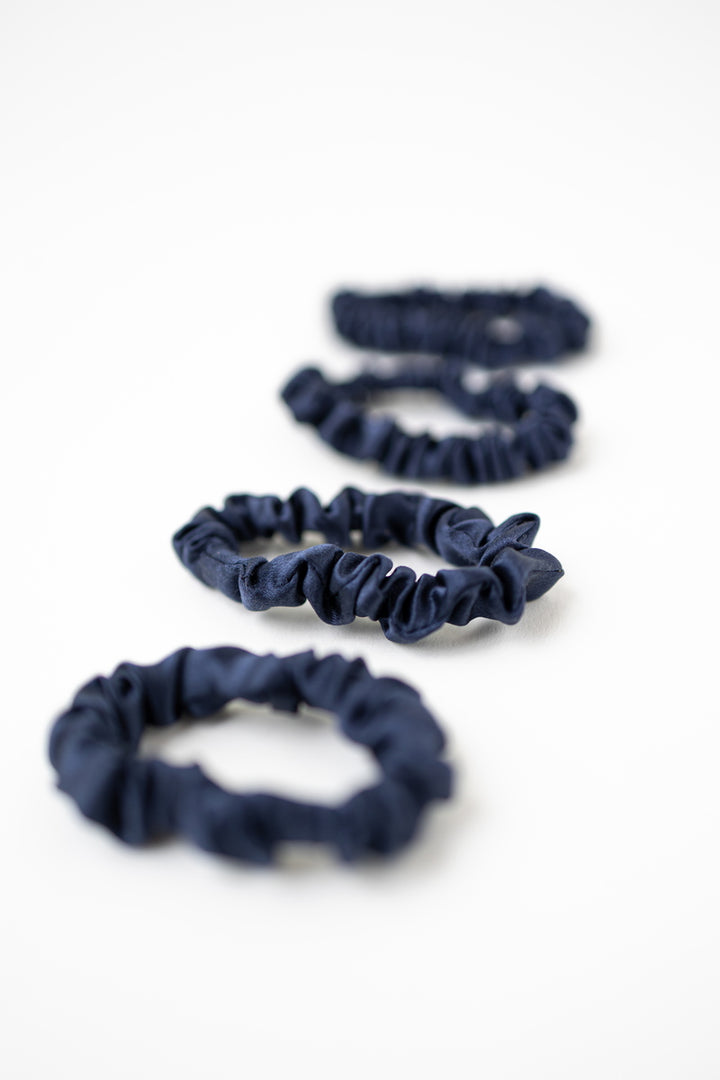 Paquete Mini Scrunchies Seda Azul 4 piezas