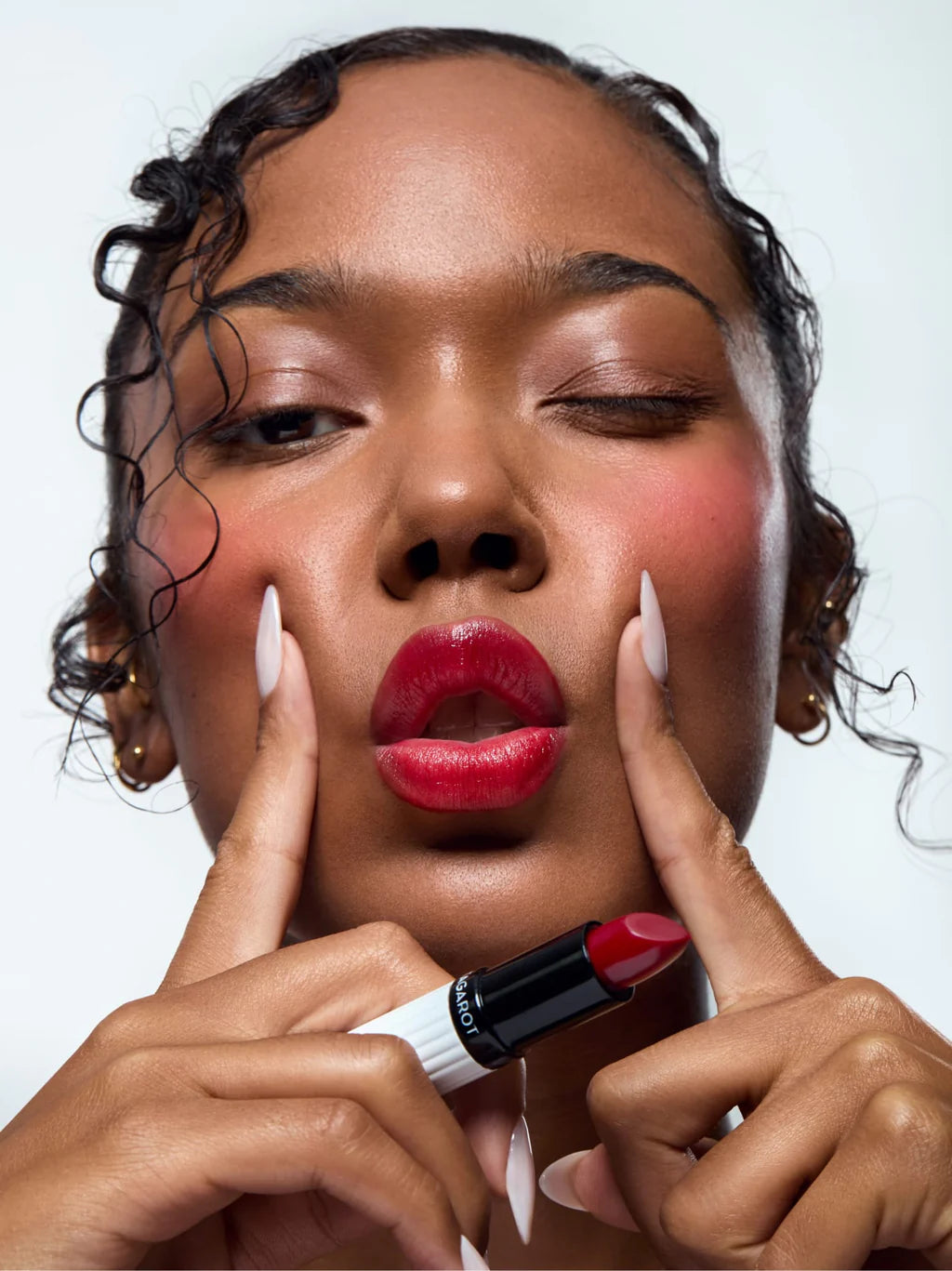 Und Gretel Tagarot The Red 16 - Model Look