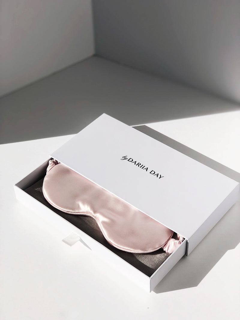Silk Eye Mask Blush Pink packaging